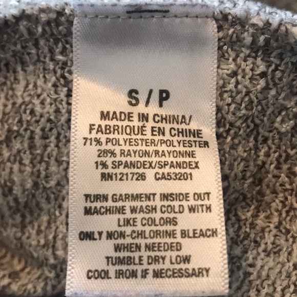 Aeropostale Women’s Sweater Small - Picture 4 of 4